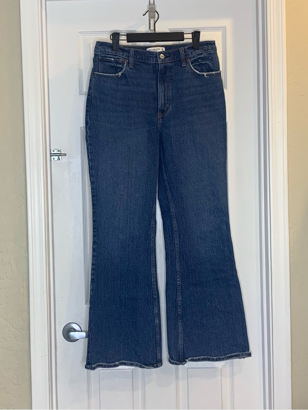 Abercrombie & Fitch The Vintage Flare High Rise Jean Size 8